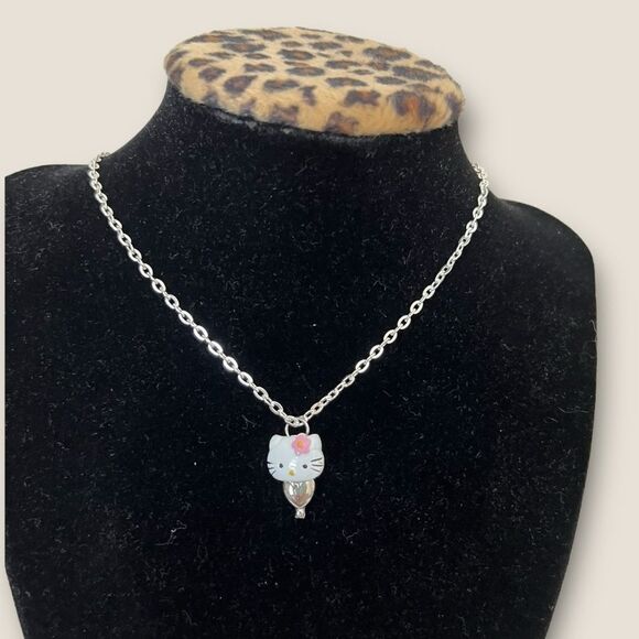 Hello Kitty pendant/Necklace silver tone - Picture 2 of 7